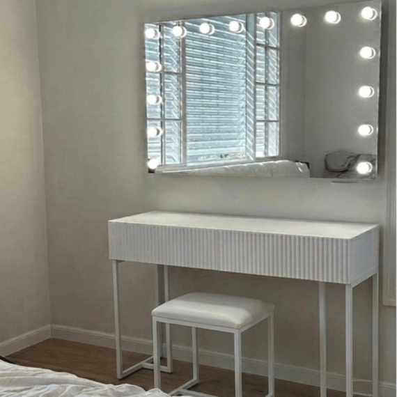 שידת איפור ליל