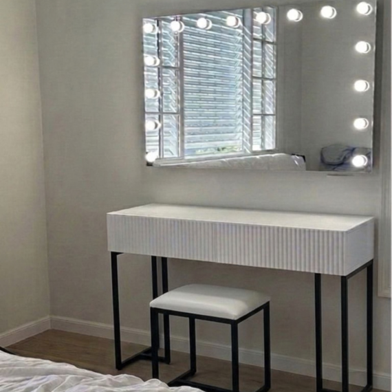 שידת איפור ליל